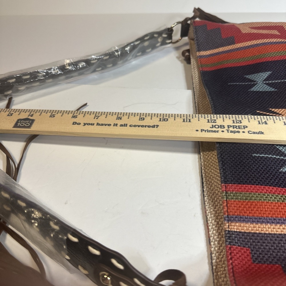 PRETTY CANVAS TOTE NWOT AZTEC DESIGN - Picture 12 of 14